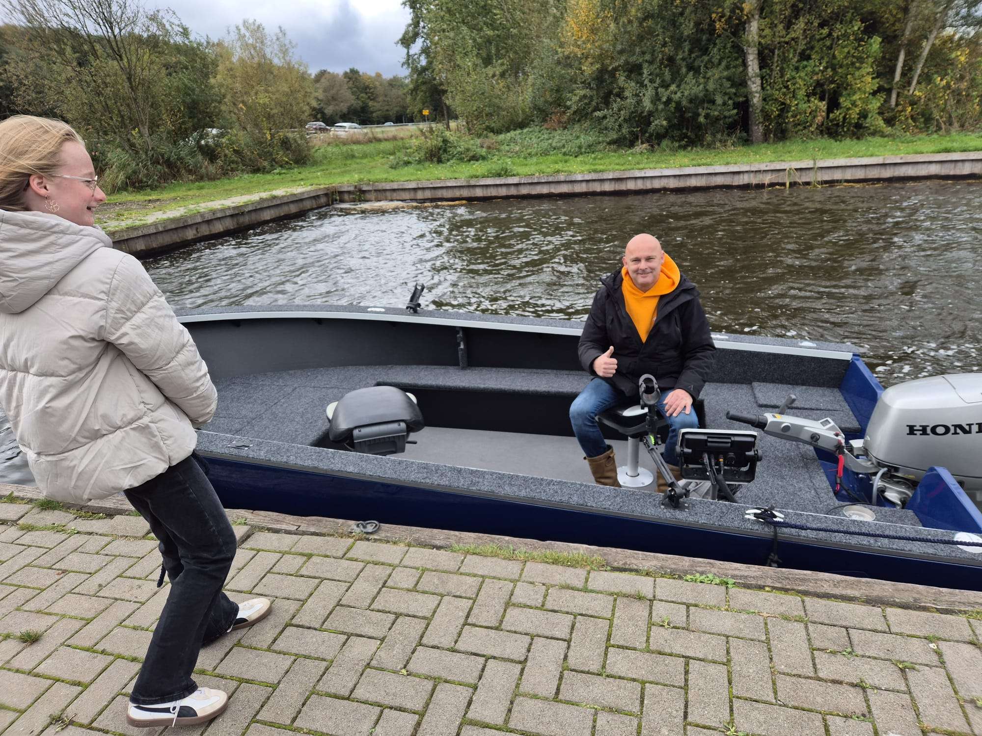 Weldliner visboot te water